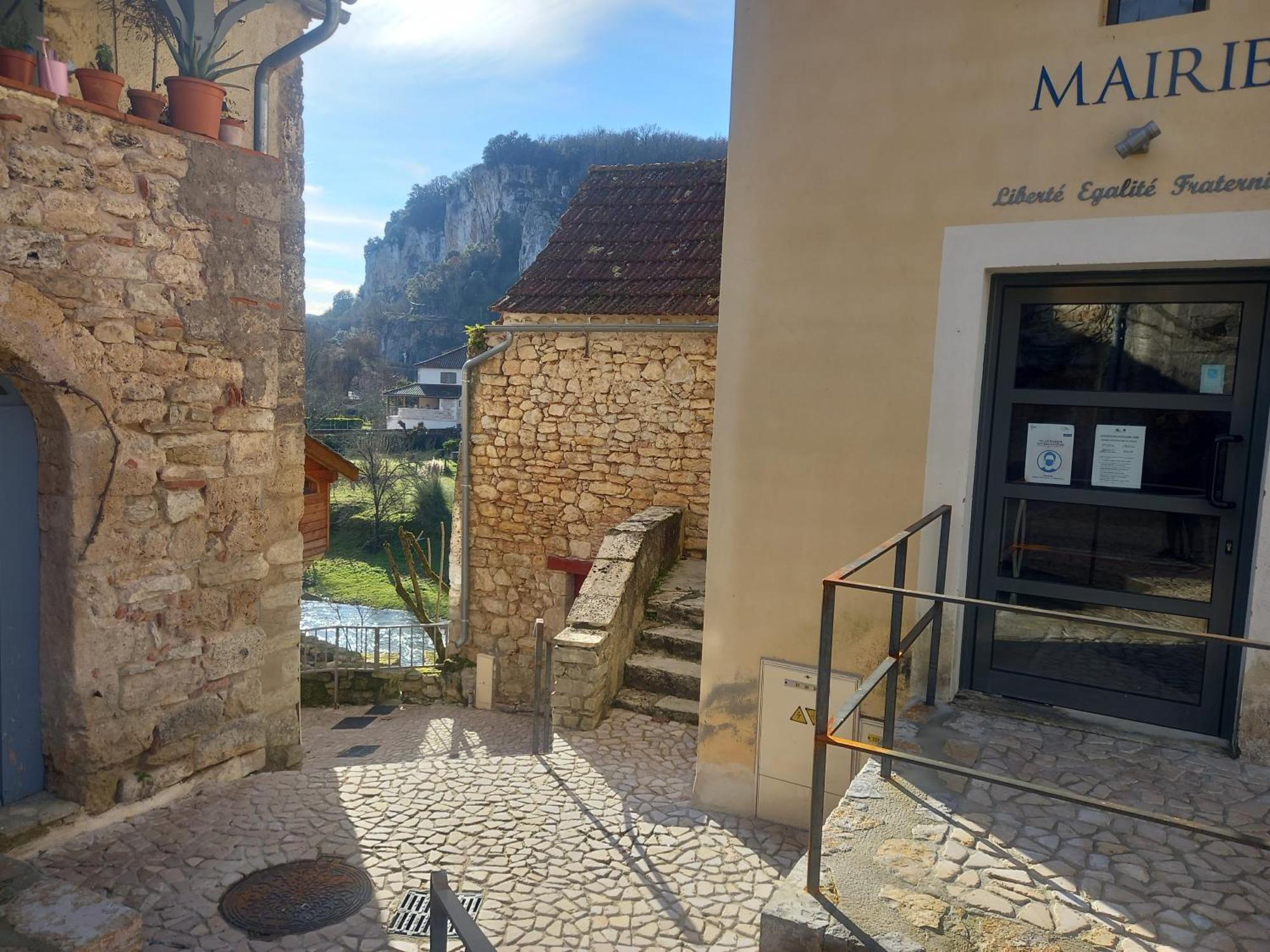 Maison Medievale Avec Jardin Dans Charmant Village Vers  Exterior photo